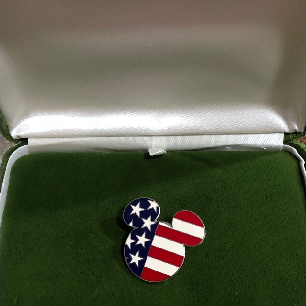 Patriotic Mickey Mouse Enamel Pin - Red White Blue Stars & Stripes